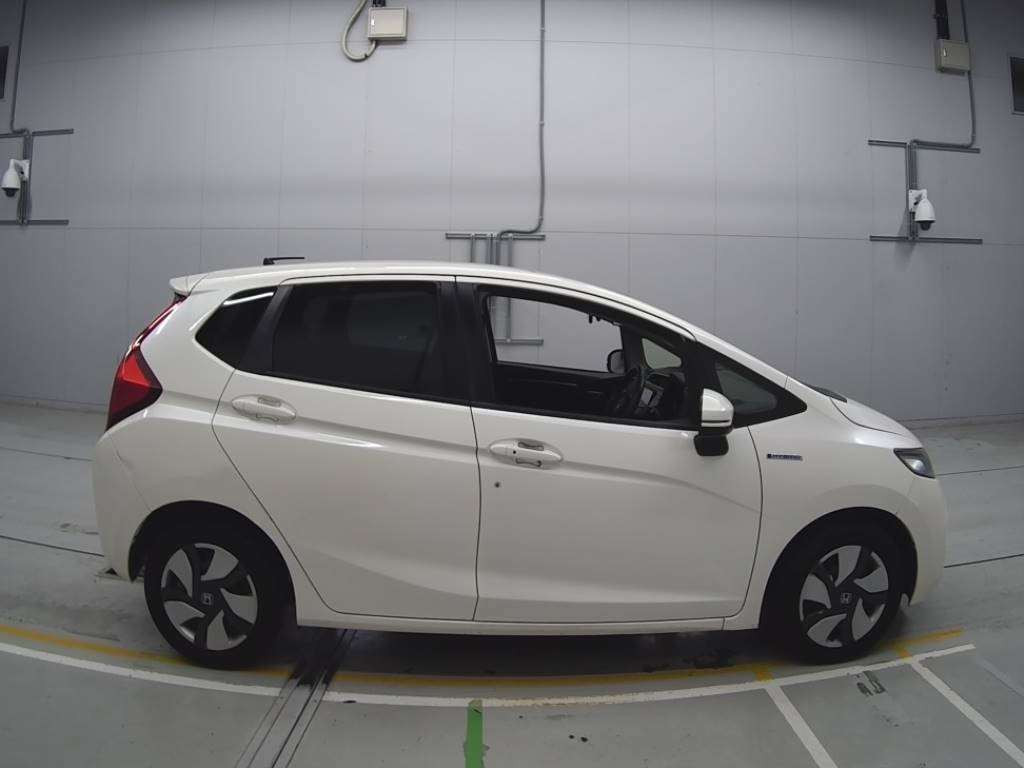 2013 Honda Fit Hybrid GP5[2]