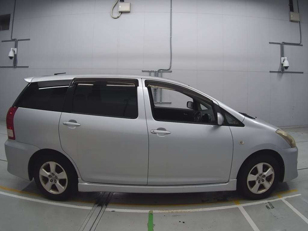 2007 Toyota Wish ZNE10G[2]