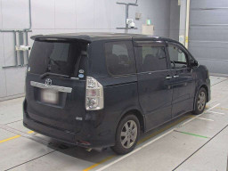 2010 Toyota Voxy