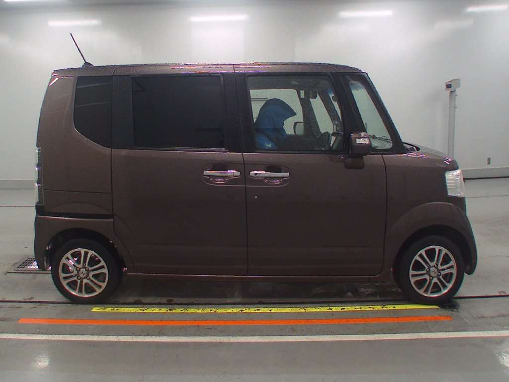 2013 Honda N-BOX JF1[2]