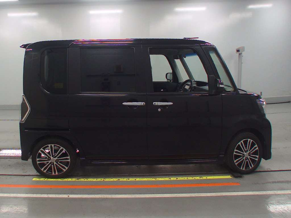 2016 Daihatsu Tanto LA600S[2]