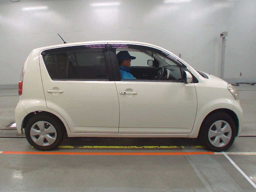 2009 Toyota Passo QNC10[2]