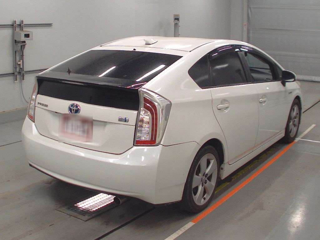 2013 Toyota Prius ZVW30[1]