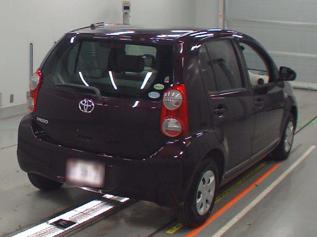 2011 Toyota Passo KGC30[1]