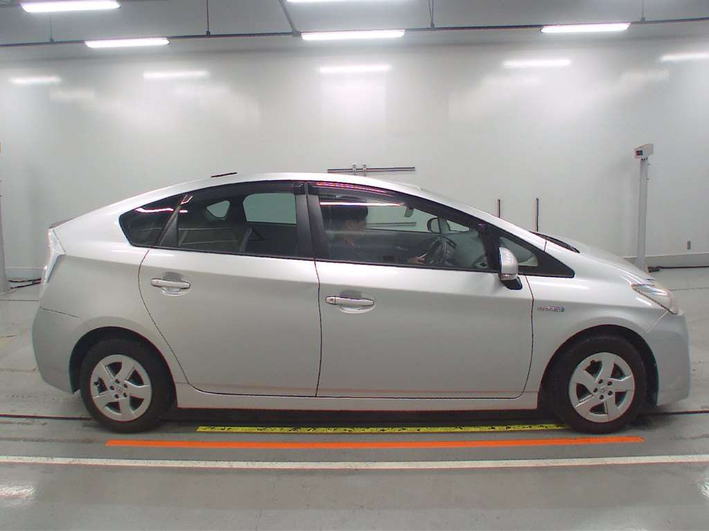 2009 Toyota Prius ZVW30[2]