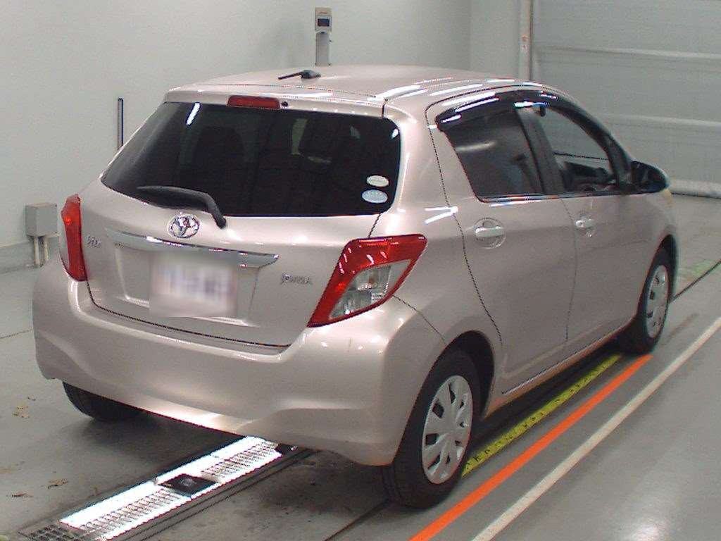 2011 Toyota Vitz KSP130[1]