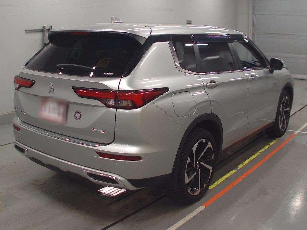 2022 Mitsubishi Outlander PHEV GN0W[1]