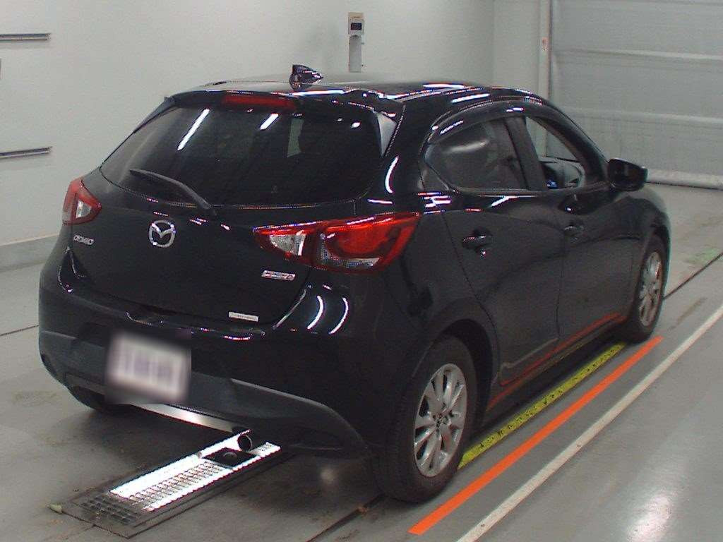 2017 Mazda Demio DJ5FS[1]