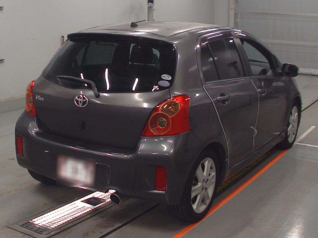 2010 Toyota Vitz NCP91[1]