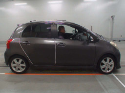 2010 Toyota Vitz