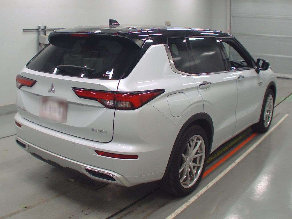 2022 Mitsubishi Outlander PHEV GN0W[1]