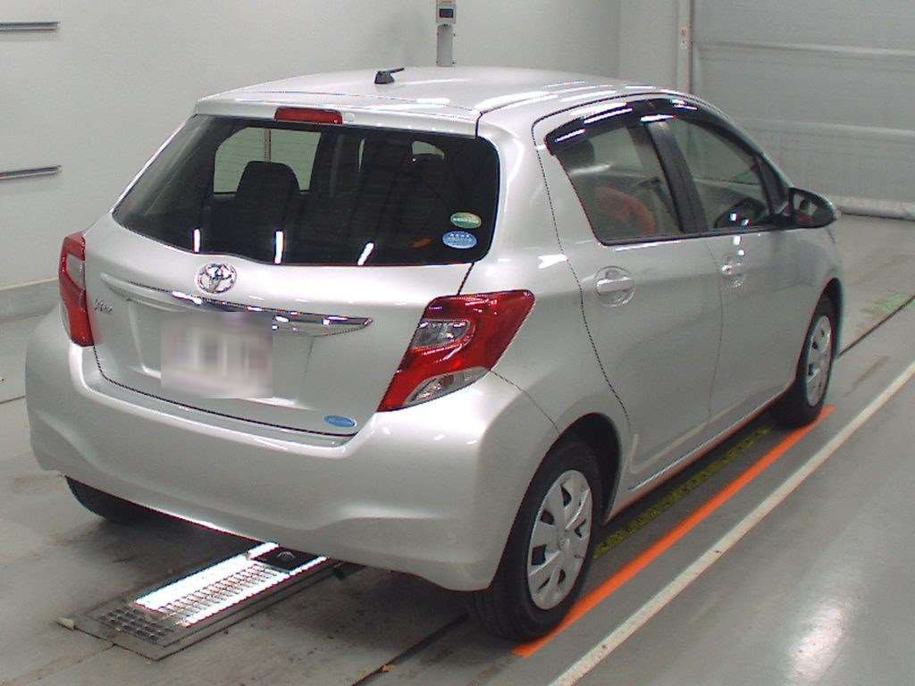 2016 Toyota Vitz KSP130[1]