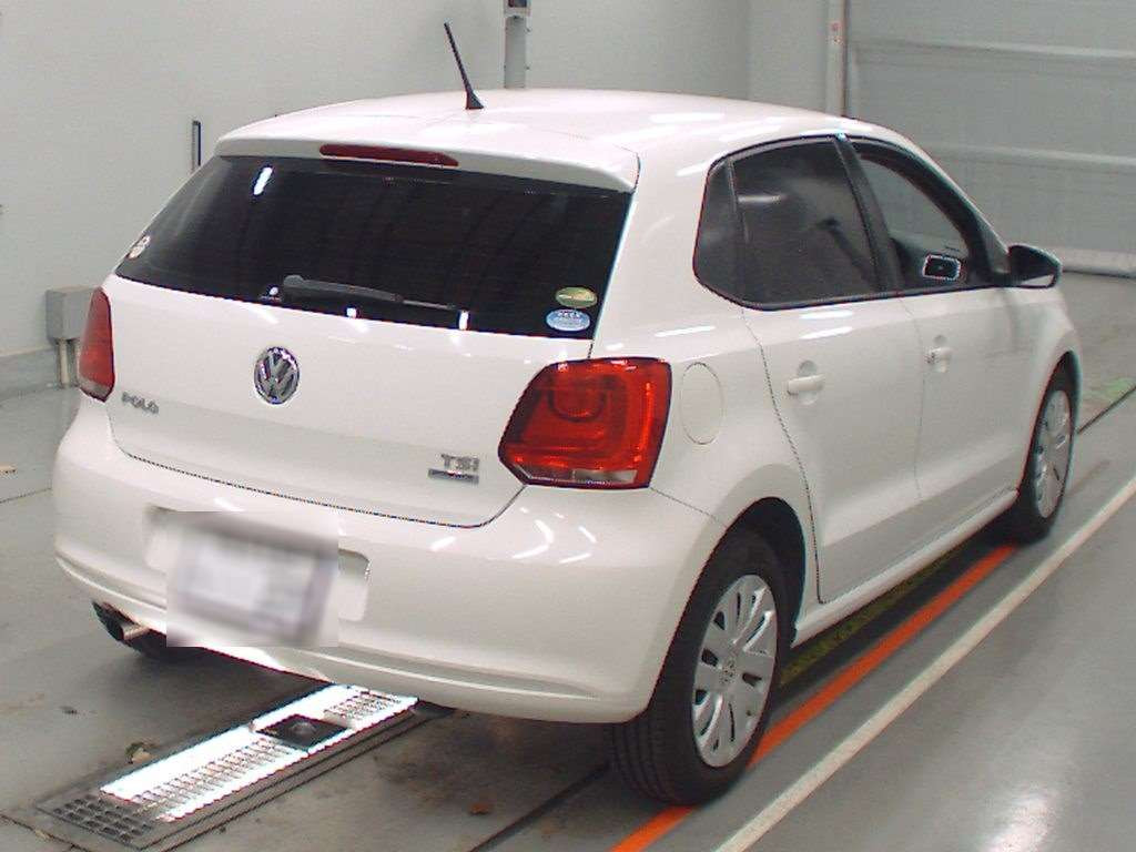 2013 Volkswagen Polo 6RCBZ[1]