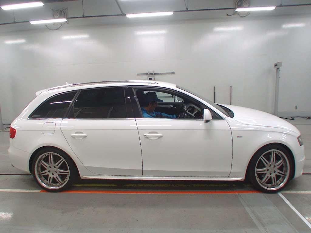 2010 Audi A4 Avant 8KCDNF[2]