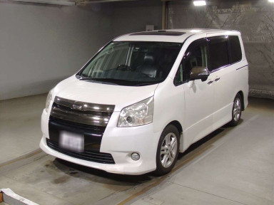 2010 Toyota Noah