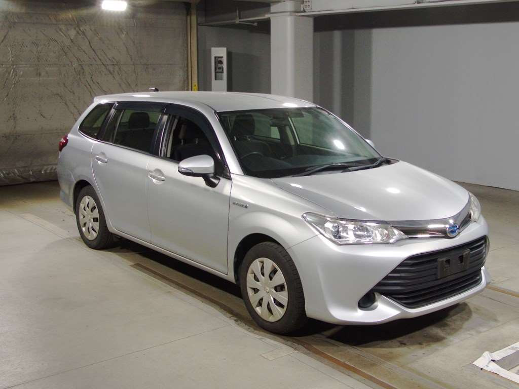 2017 Toyota Corolla Fielder NKE165G[2]