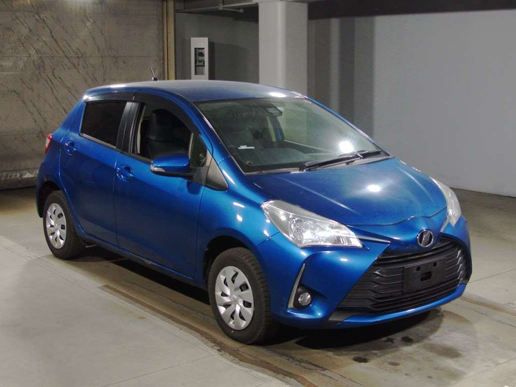 2017 Toyota Vitz NSP135[2]