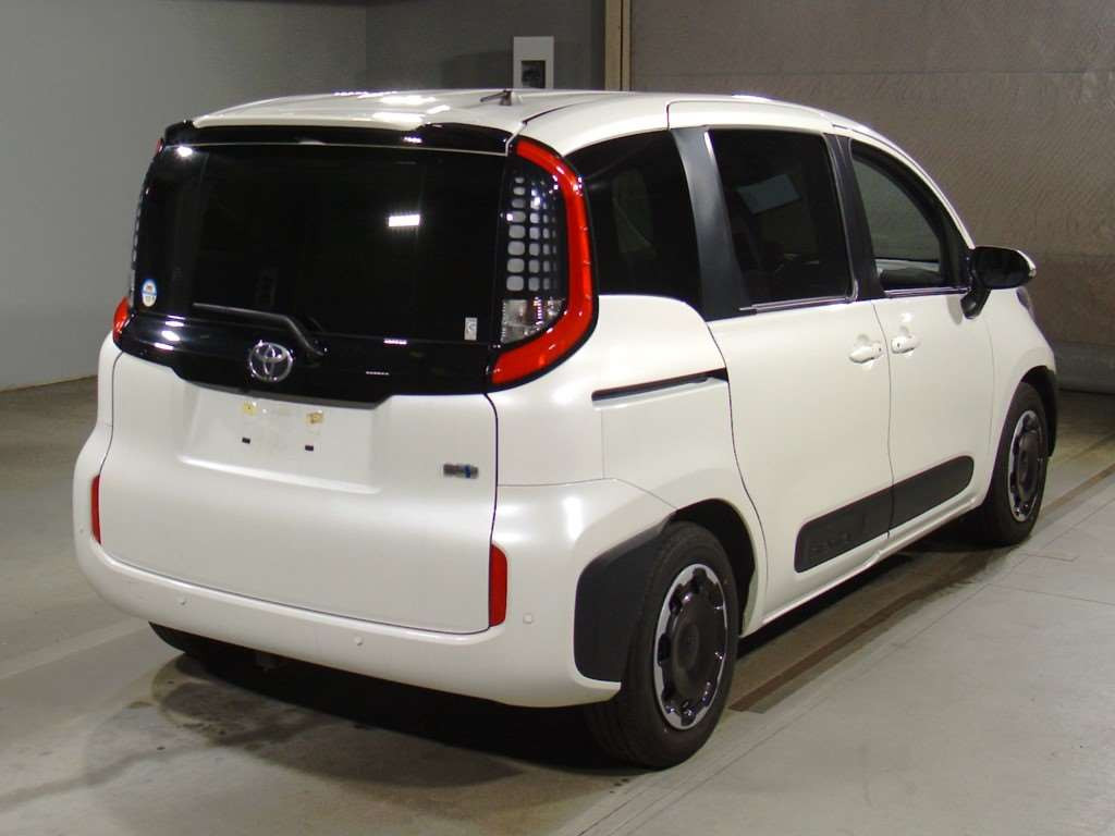 2022 Toyota Sienta MXPL10G[1]