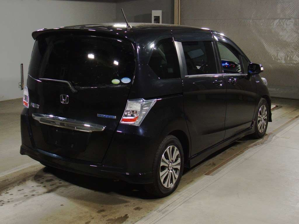 2012 Honda Freed hybrid GP3[1]