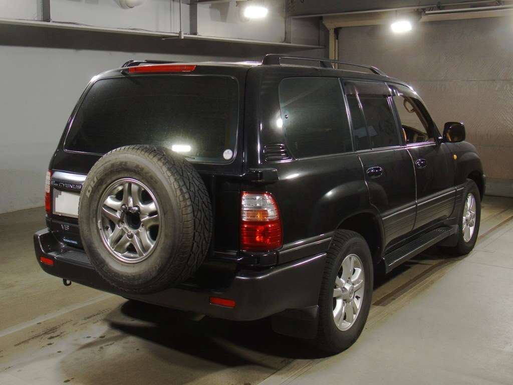 2001 Toyota Land Cruiser 100 UZJ100W[1]