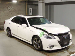 2014 Toyota Crown Hybrid