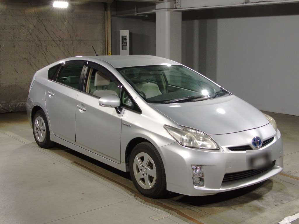 2010 Toyota Prius ZVW30[2]