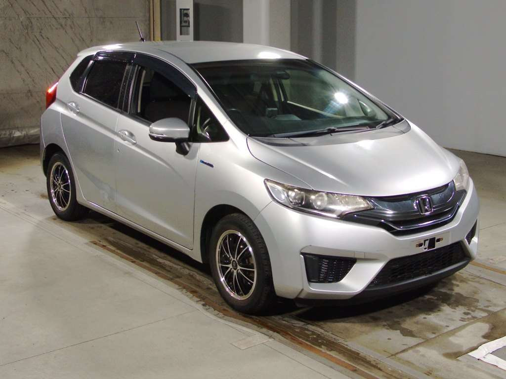 2013 Honda Fit Hybrid GP5[2]