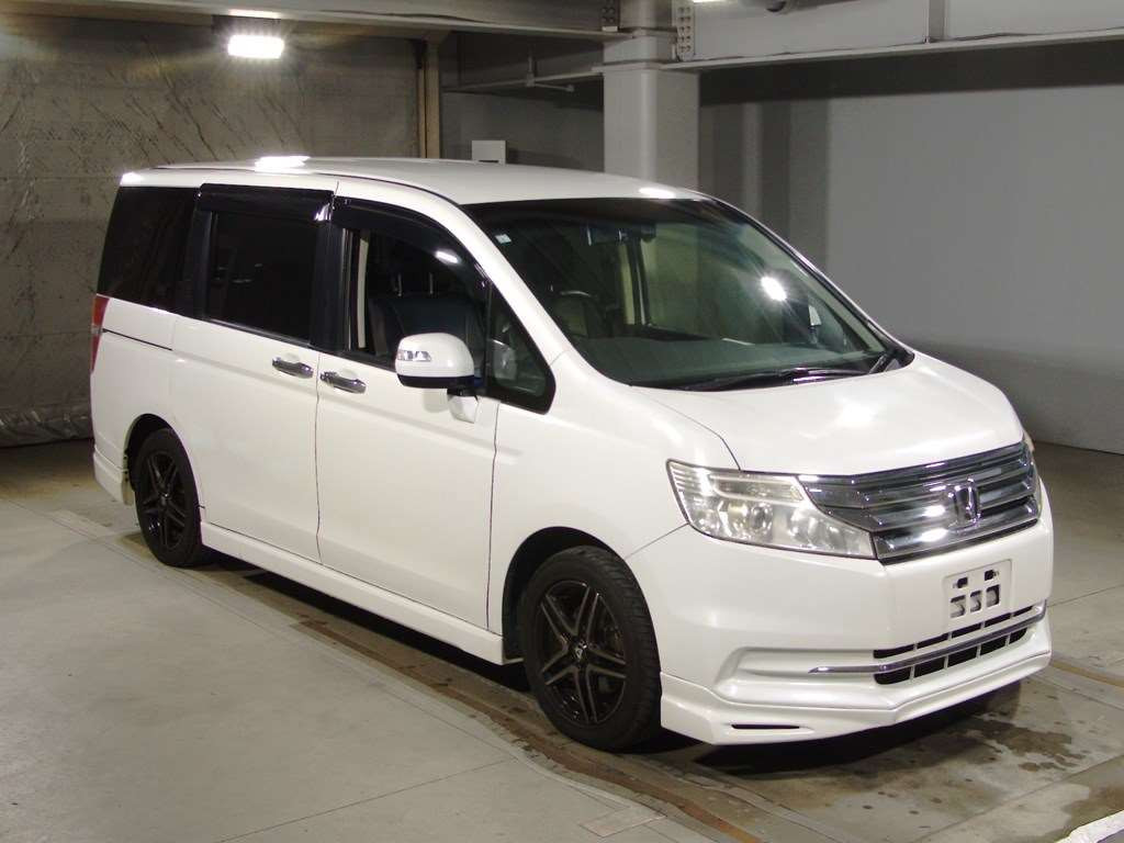 2015 Honda Step WGN RK1[2]