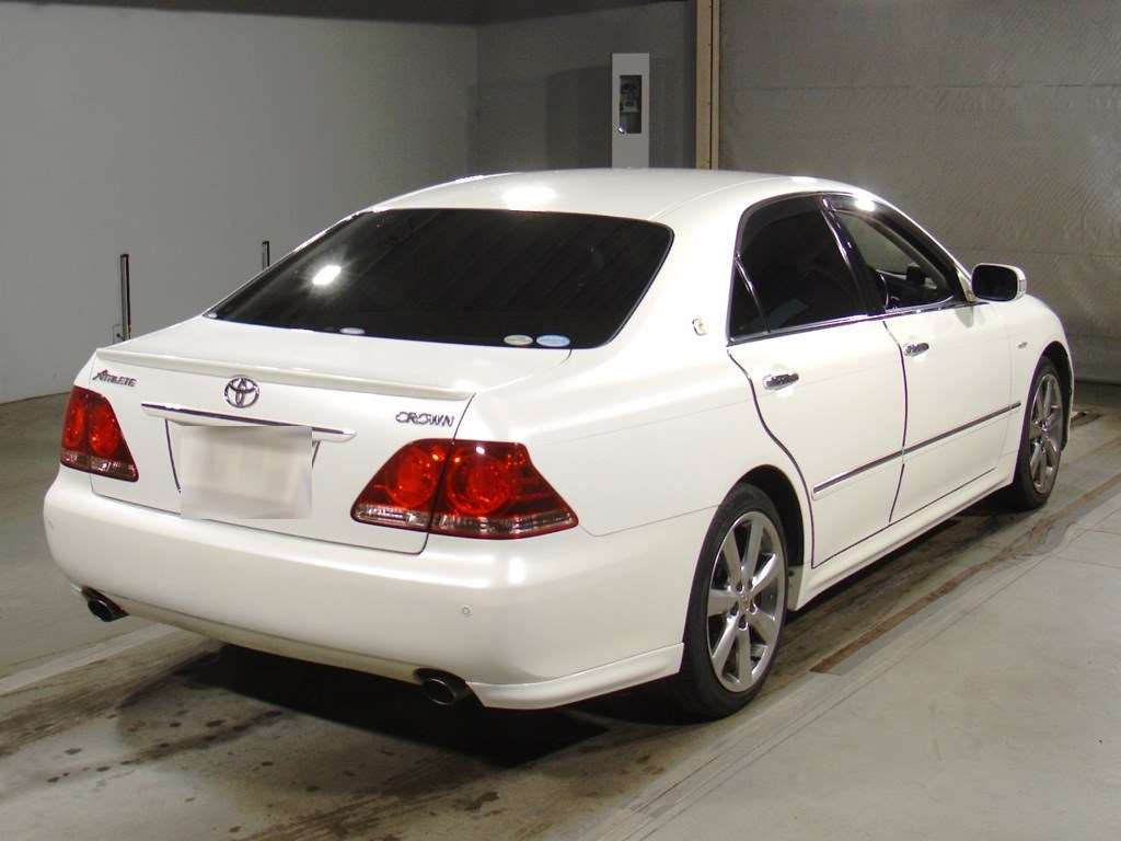 2007 Toyota Crown GRS180[1]