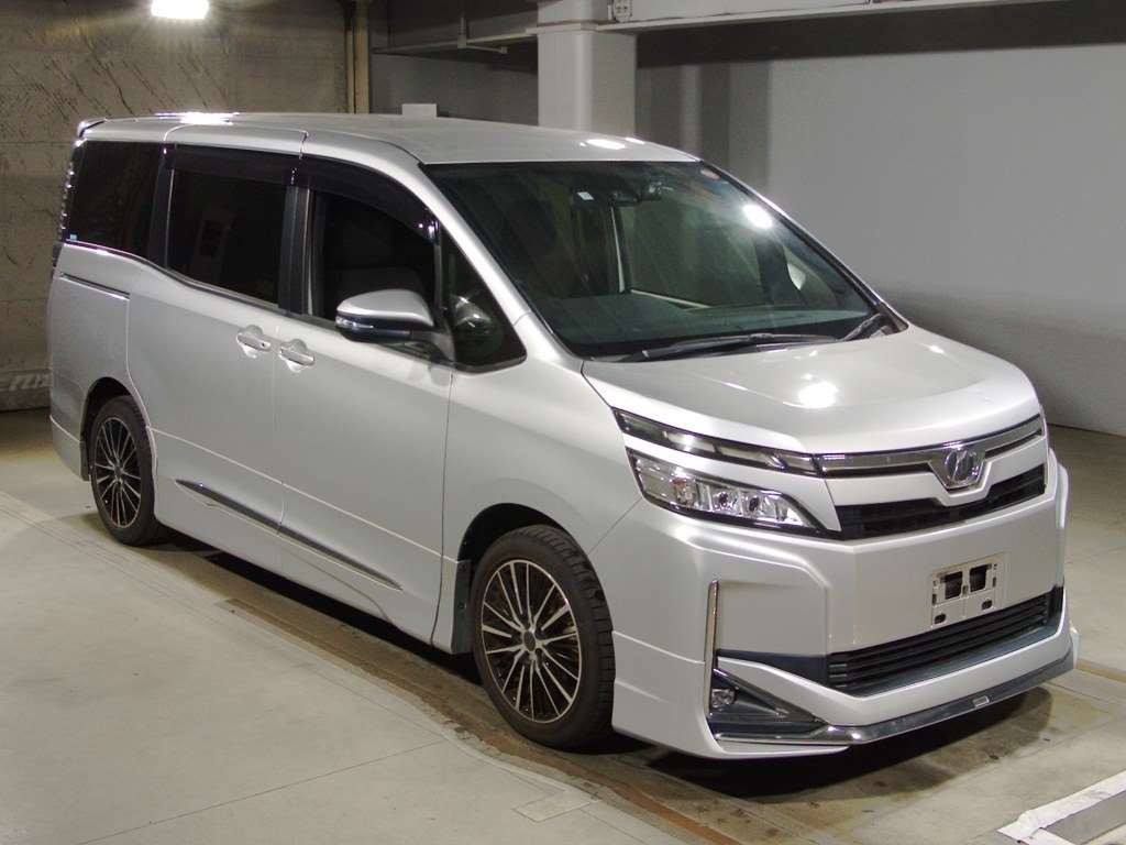 2017 Toyota Voxy ZRR80G[2]