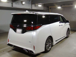 2023 Toyota Alphard Hybrid