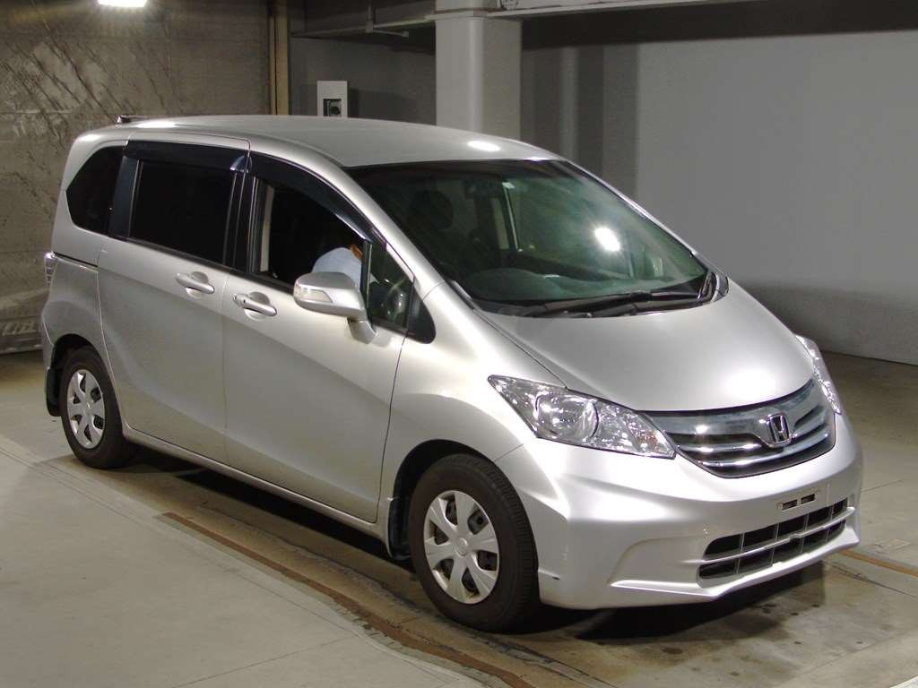 2012 Honda Freed GB3[2]