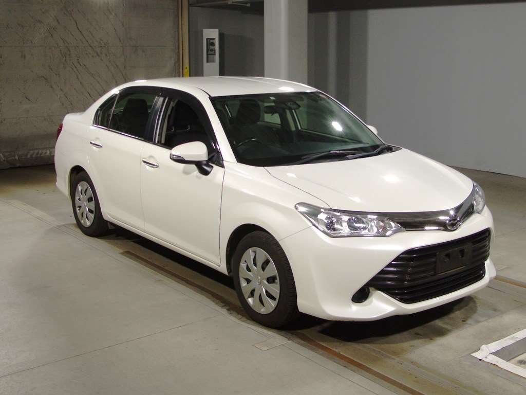 2015 Toyota Corolla Axio NRE161[2]