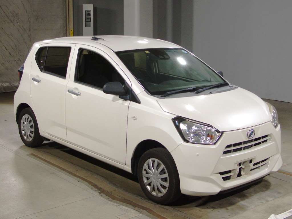 2017 Daihatsu Mira es LA350S[2]