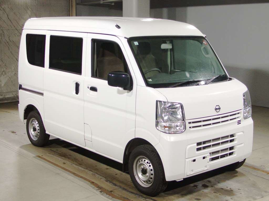 2024 Nissan NV100 Clipper DR17V[2]