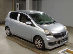 2013 Daihatsu Mira es