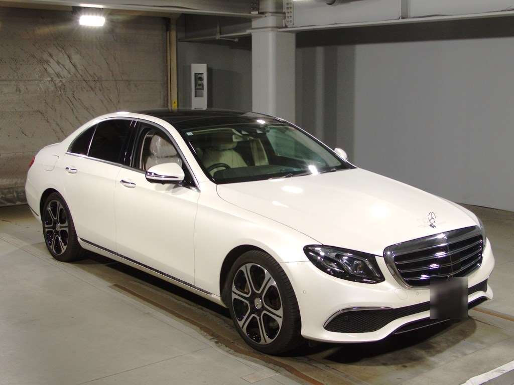 2016 Mercedes Benz E-Class 213071[2]