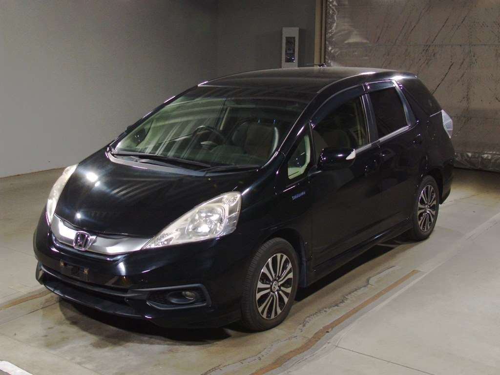 2013 Honda Fit Shuttle Hybrid GP2[0]