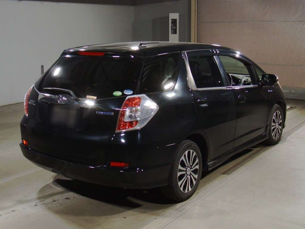 2013 Honda Fit Shuttle Hybrid GP2[1]