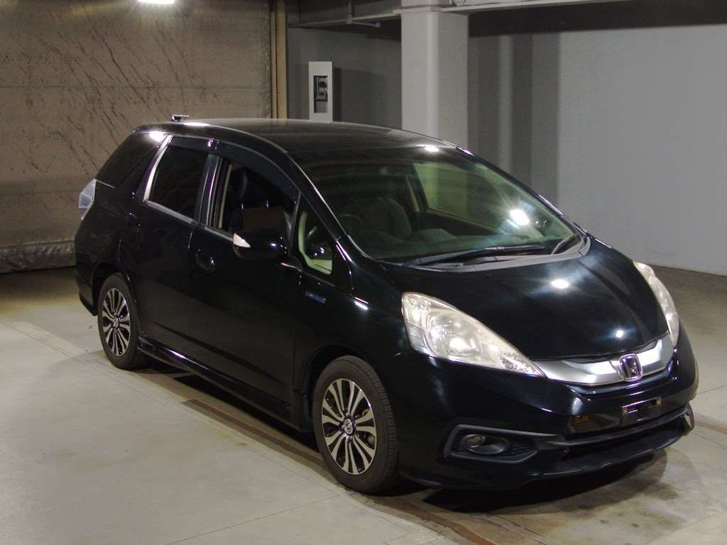 2013 Honda Fit Shuttle Hybrid GP2[2]