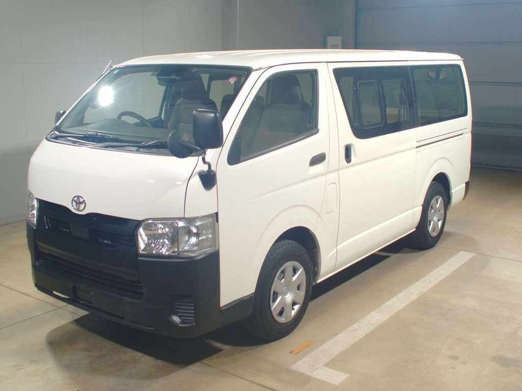 2018 Toyota Hiace Van TRH200V[0]