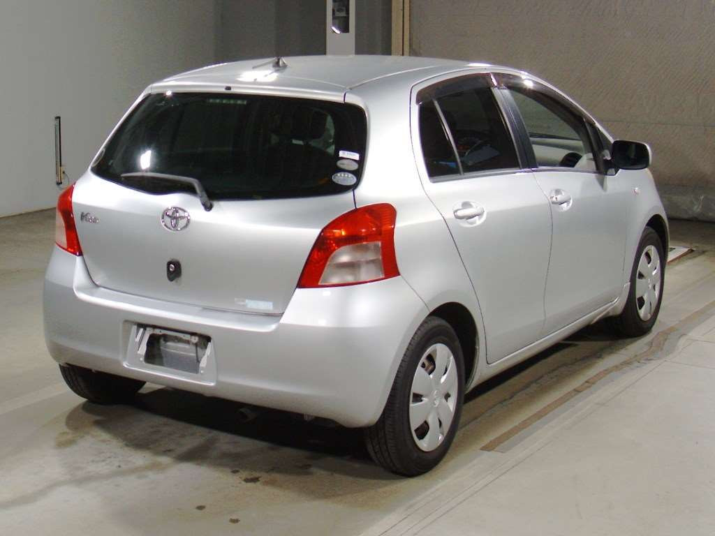 2007 Toyota Vitz SCP90[1]