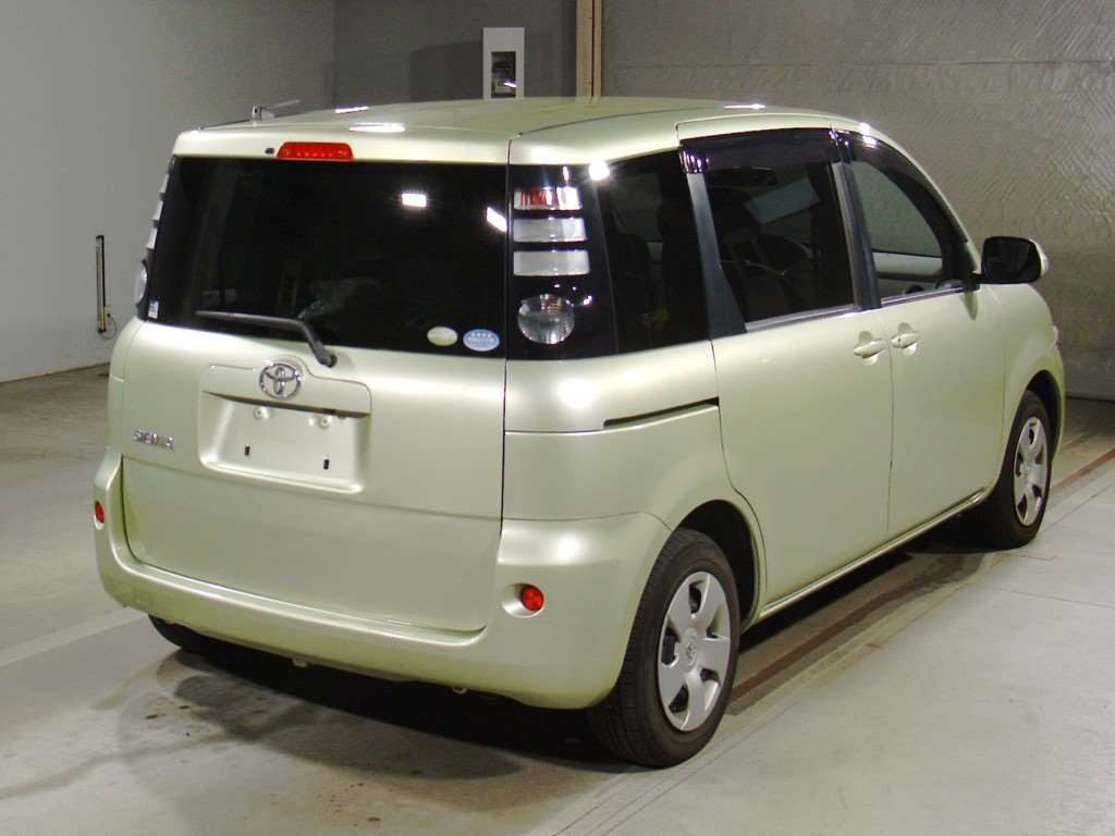 2009 Toyota Sienta NCP81G[1]