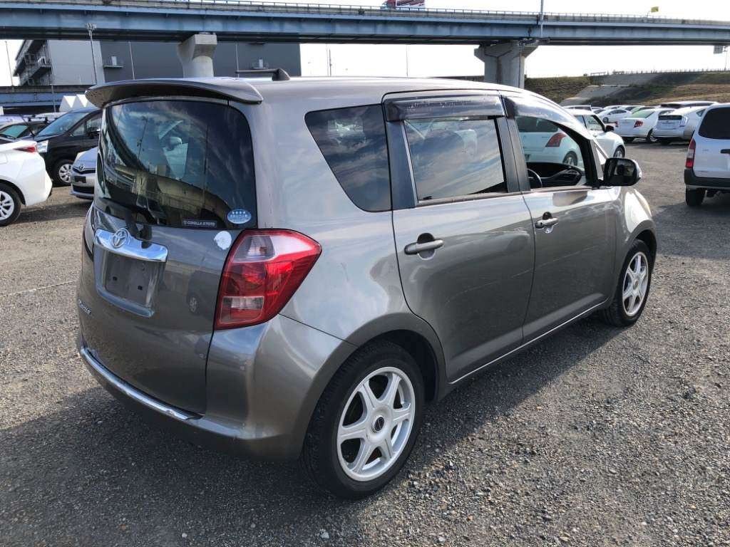 2006 Toyota Ractis NCP100[1]