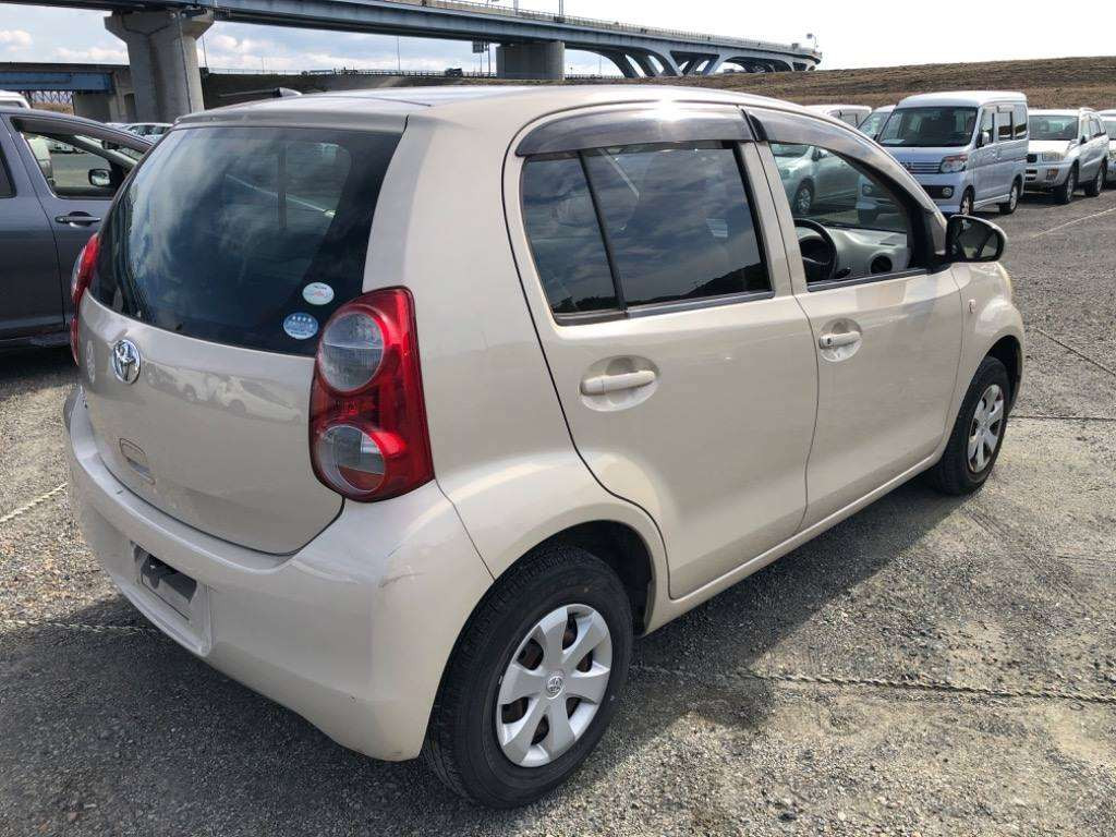 2011 Toyota Passo KGC30[1]