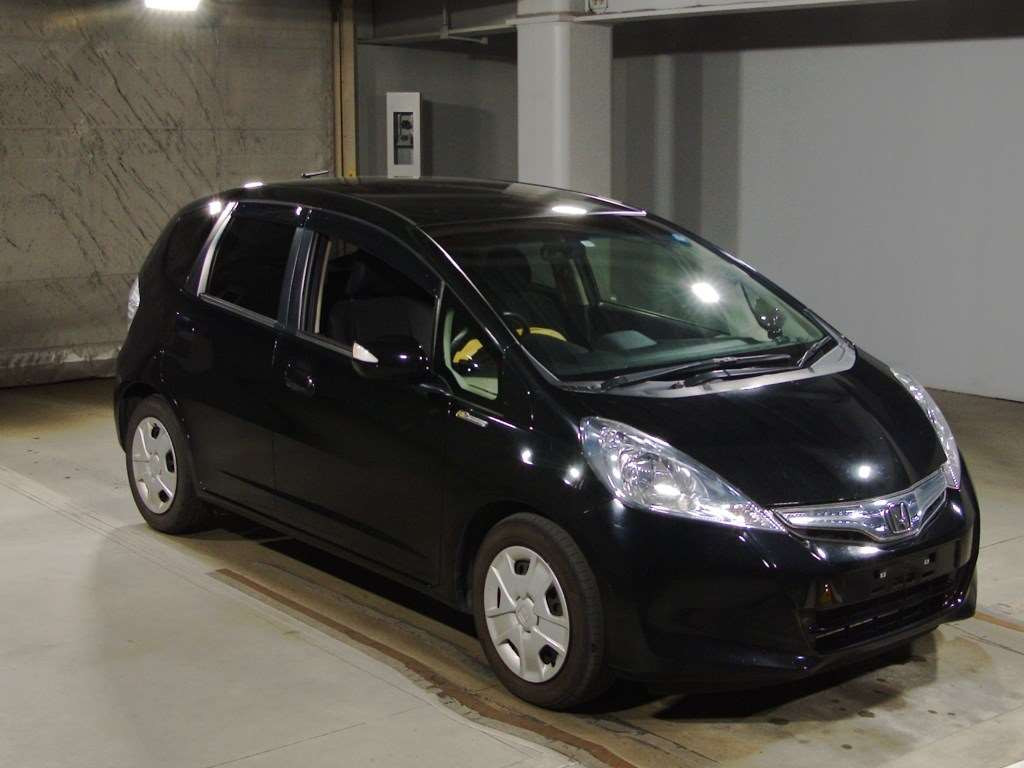 2011 Honda Fit Hybrid GP1[2]