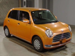 2005 Daihatsu Miragino