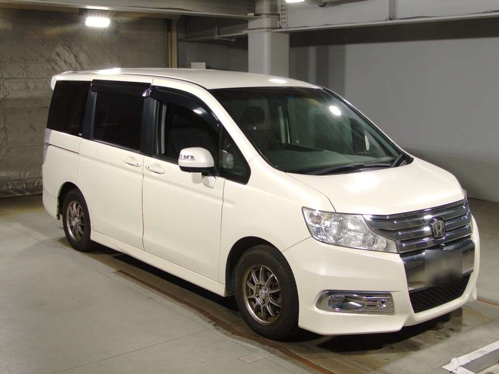 2009 Honda Step WGN Spada RK5[2]