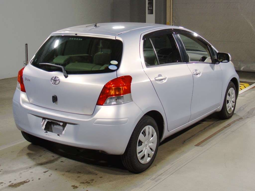 2009 Toyota Vitz SCP90[1]