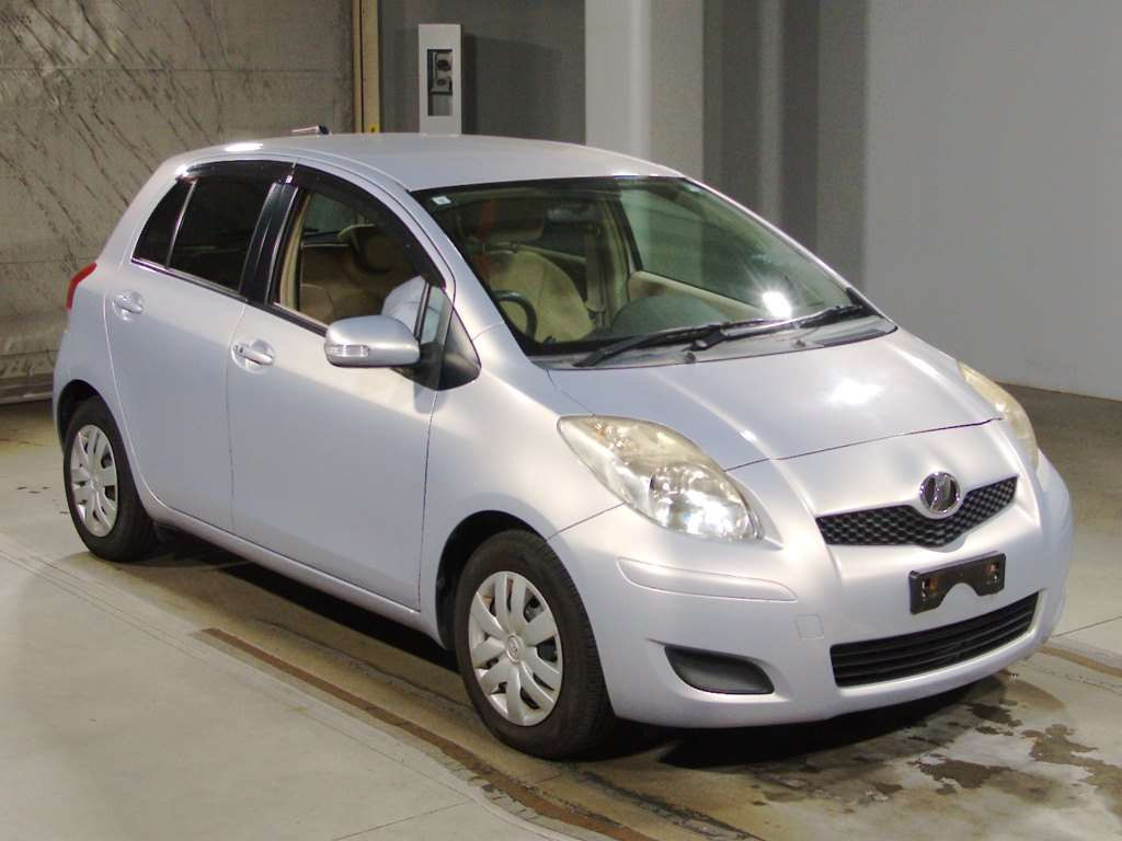 2009 Toyota Vitz SCP90[2]